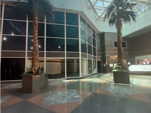 Venta de Local Comercial Ventajosamente ubicado en Torre Empresarial