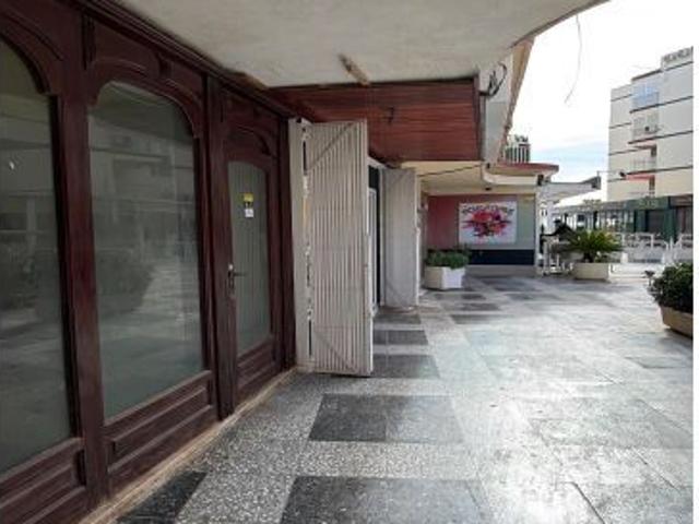 Venta de Local en Avenida ALCOI Nº 2 Benidorm Alicante/Alacant