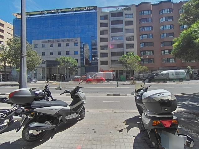 Venta de Local en Avenida CARDENAL BENLLOCH Nº 23 Valencia
