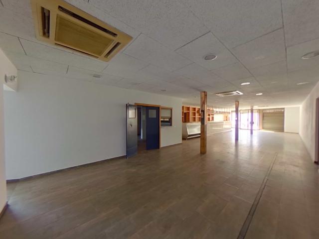 Venta de Local en Calle Joanot Martorel