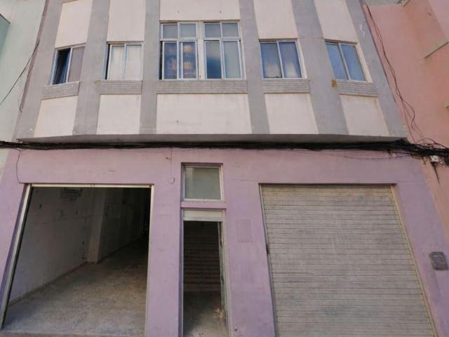 Se vende local apto para la RIC en Guanarteme