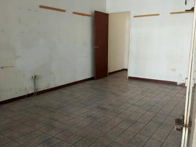 VENTA DE LOCAL EN OCUMARE DEL TUY DE 26 M2 Y 1 BAÑO