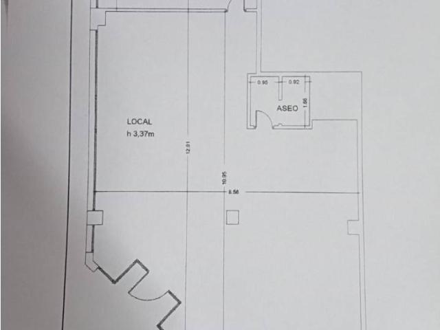 VENTA DE LOCAL EN PASAI ANTXO, CON GRAN ESCAPARATE. EN ESQUINA