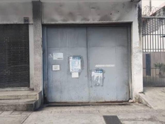 Venta de Local Sótano en la Av. Victoria /#ML