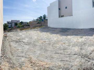 Venta de terreno con uso comercial en esquina sobre la av. Acueducto Juárez N.L