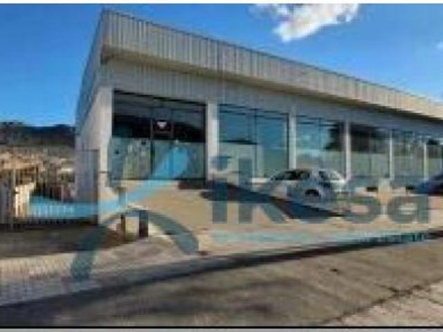Venta de Nave Industrial en Cabeza del Buey, Badajoz