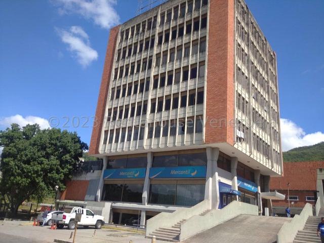 Venta de oficina C.C. Lomas del Este #25 3106