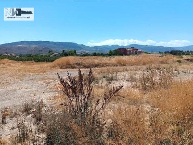 Venta de parcela de 8.364m2 en Albelda de Iregua La Rioja