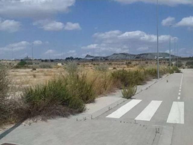 VENTA DE PARCELA INDUSTRIAL EN P. IND. SALADAR II, LORQUÍ,