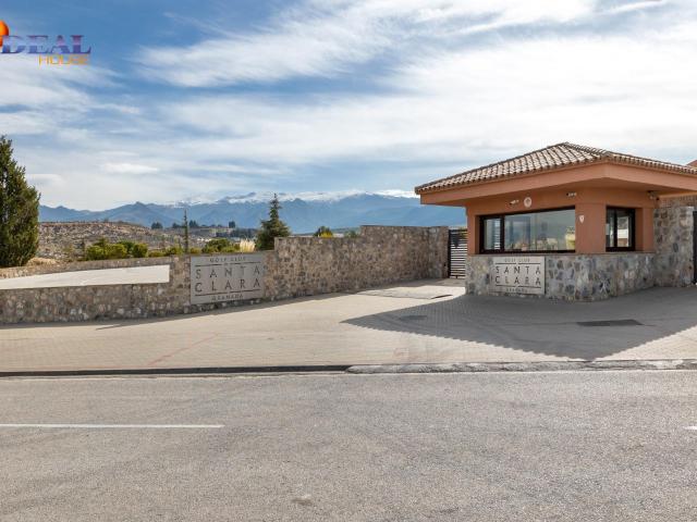 Venta de parcela urbana en Otura Zona Santa Clara Golf