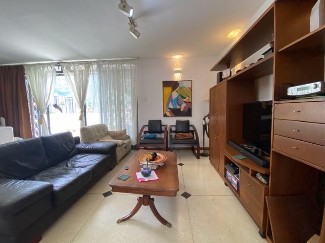 Venta de PH en Los Dos Caminos 3H/2B+1/2B /1P