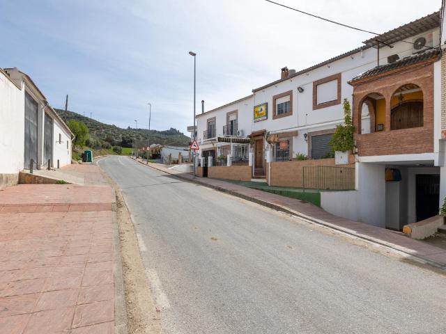 Venta de piso muy cerca de Loja de 154 m2, en Zagra Granada