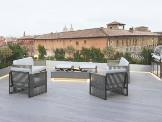Venta de piso con terraza en Ramon y Cajal de Leon