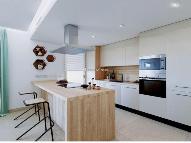 Venta de piso con tres dormitorios en Mijas Costa, Málaga, Costa del Sol