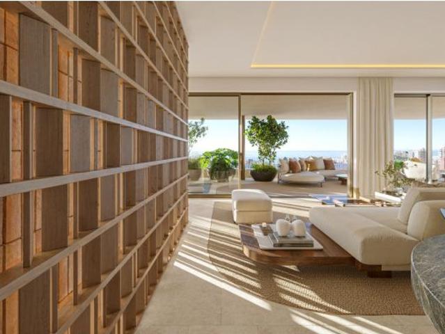 Venta de piso con tres dormitorios en Fuengirola, Málaga, Costa del Sol