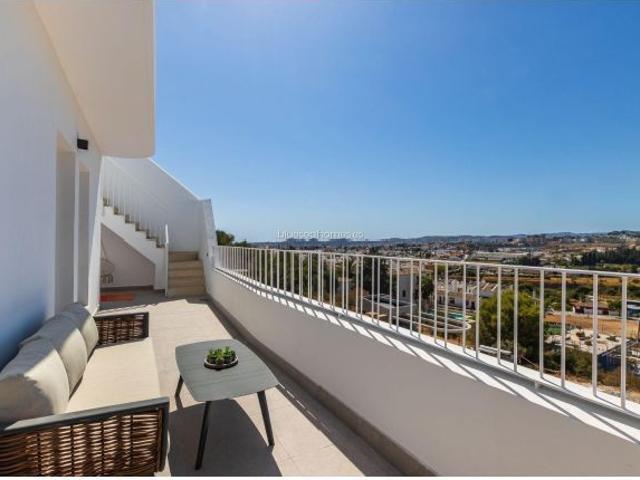 Venta de piso con tres dormitorios en Fuengirola, Málaga, Costa del Sol
