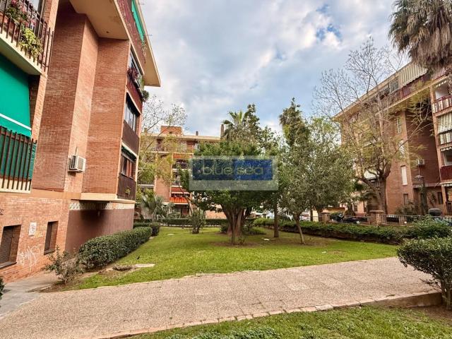 Venta de piso con cuatro dormitorios en Benalmádena, Málaga, Costa del Sol