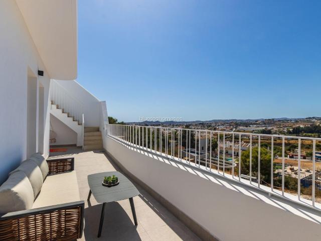 Venta de piso con dos dormitorios en Fuengirola, Málaga, Costa del Sol