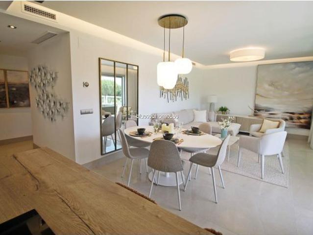 Venta de piso con dos dormitorios en Mijas Costa, Málaga, Costa del Sol