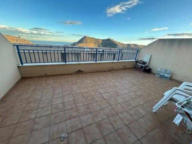 Venta de piso de dos dormitorios en Envía Golf con terraza soleada