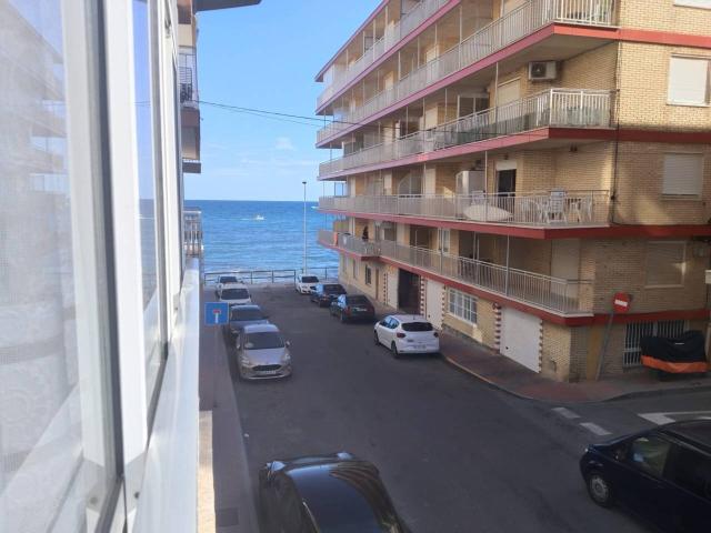 Venta de piso de 120 m2 en Torrevieja, a pocos metros del mar