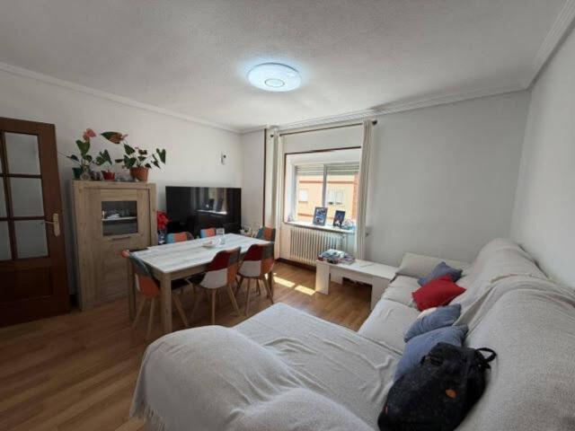 Venta de piso de 4 habitaciones en Garrido Labradores, Salamanca