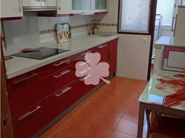 Venta de piso en Albacete Capital, zona industria con plaza de garaje