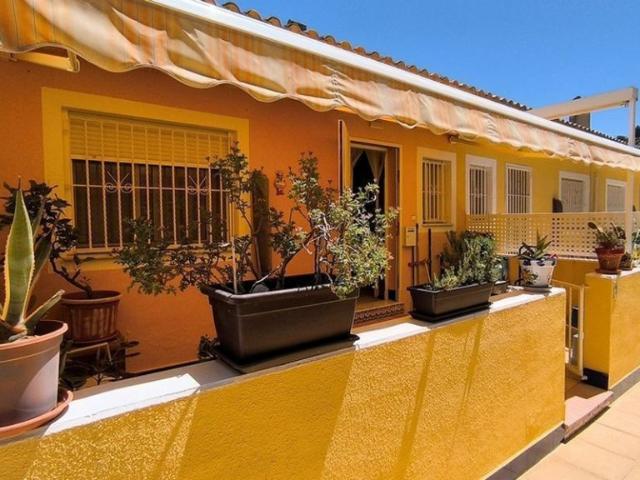 Venta de piso en Benijofar, de 75m2 con 2 dormitorios y 2 baños