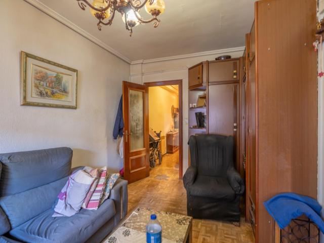 VENTA DE PISO EN CALLE CERRADA