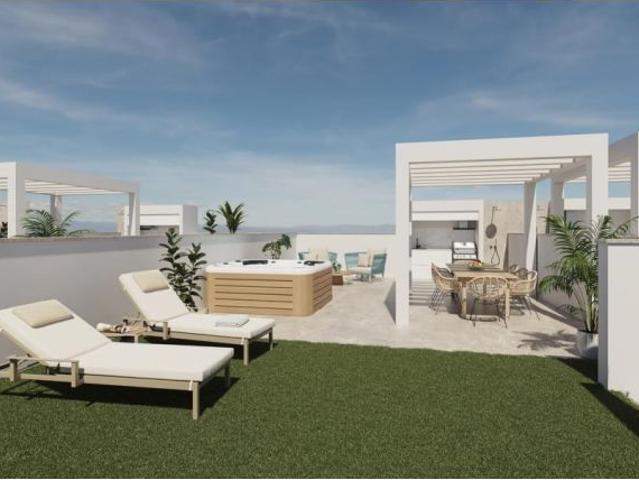 Venta de piso en Pilar de la horadada, de 68m2 con 2 dormitorios y 2 baños