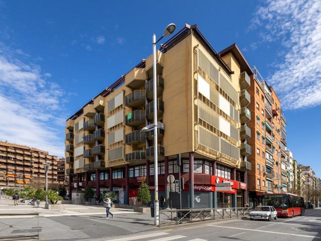 VENTA DE PISO EN PLAZA EINSTEIN – GRANADA