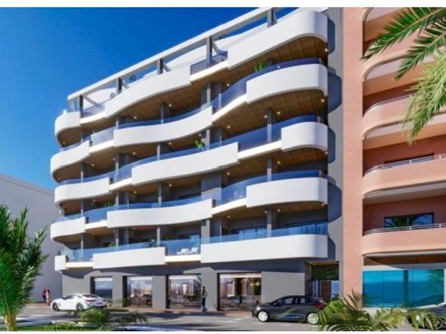 Venta de piso en Torrevieja, de 57m2 con 2 dormitorios y 2 baños con plaza de garaje