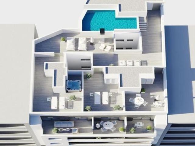 Venta de piso en Torrevieja, de 90m2 con 3 dormitorios y 2 baños con plaza de garaje