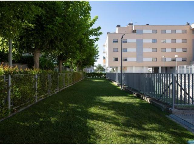 VENTA DE PISO EN URBANIZACIÓN EL PERAL