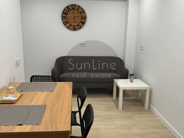 Venta de piso luminoso y reformado de 4 dormitorios con patio propio en Patraix — ideal para vivir o invertir