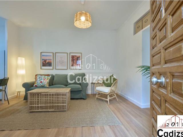 Venta de piso reformado en el Centro Histórico de Cádiz Capital