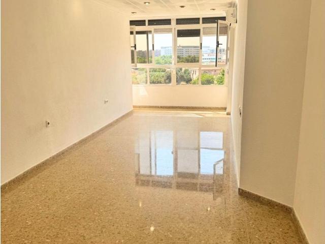 Venta de Piso 3 Dormitorios 2 Baños con Plaza de Garaje