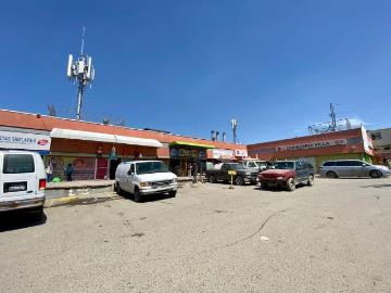 VENTA DE PLAZA COMERCIAL VILLAS DEL CAMPO