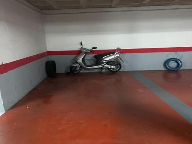 VENTA DE PLAZA DE GARAJE Y 2 TRASTEROS UNIDOS