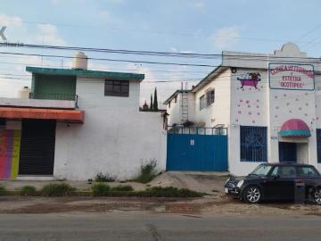 Venta de propiedad con 3 casas y 4 locales comerciales, Ocotepec, Morelos…Clave 5900
