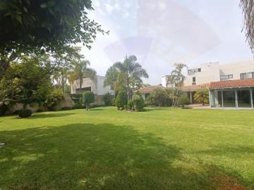 Venta de propiedad a precio de terreno en Residencial San Martinito
