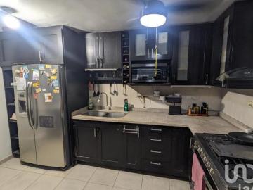 Venta de propiedad en esquina con potencial de inversión Hacienda Mitras atrás de Plaza Cumbres