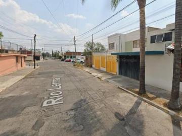 VENTA DE PRECIOSA Y HERMOSA CASA UBICADA EN PUEBLA!
