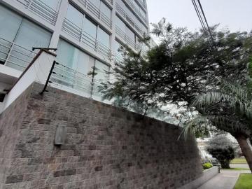VENTA DE PRECIOSO FLAT CON BALCÓN Y SALA DE ESTAR