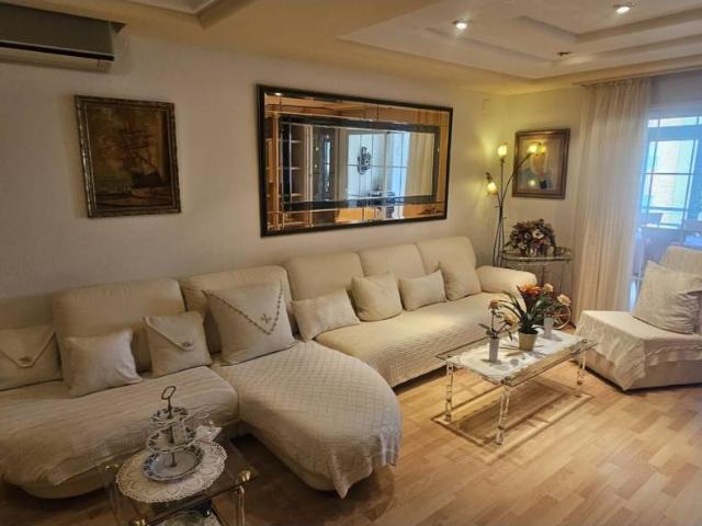 Venta de precioso piso de 3 habitaciones en L'Alfàs del Pi, Urbanizaciones