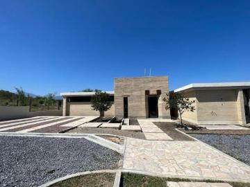 VENTA DE QUINTA CAMPESTRE EN MONTEMORELOS