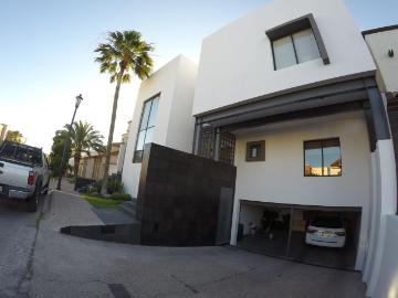 VENTA DE RESIDENCIA EN FRACC HACIENDAS DEL VALLE