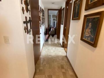 Venta Departamento en Del Valle Sur 4