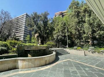 Venta Departamento Las condes Amplio y lujoso, en el barrio El Golf, Comunidad con Parque Privado Muy Familiar Y Seguro, Metro Alcántara, Las Condes
