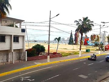 VENTA DEPARTAMENTO REMODELADO FRENTE Y CON VISTA AL MAR EN MALECÓN DE SALINAS, SECTOR LAS PALMERAS